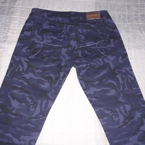 Jeans - Picture 5 of 5